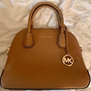 Brand new Micheal Kors satchel bag, wear as crossbody or by hand!